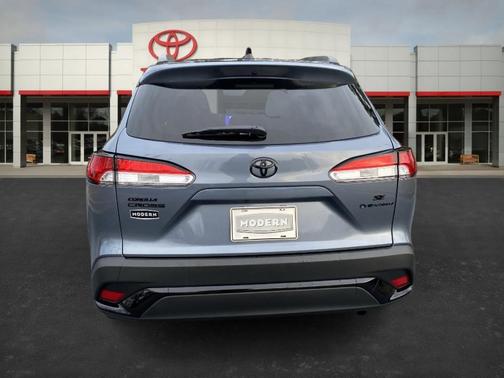 2025 Toyota Corolla Cross Hybrid SE