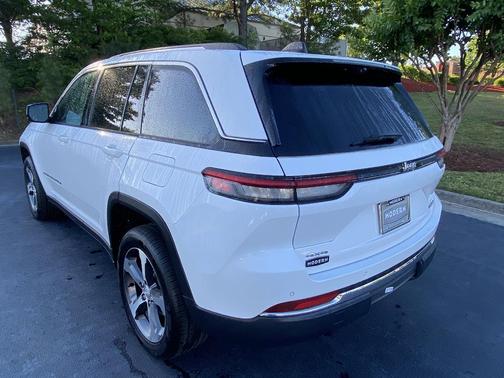 White 2023 Jeep Grand Cherokee Limited