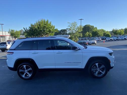White 2023 Jeep Grand Cherokee Limited