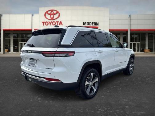 White 2023 Jeep Grand Cherokee Limited
