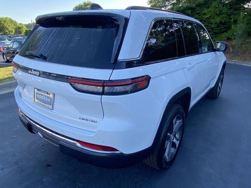 White 2023 Jeep Grand Cherokee Limited