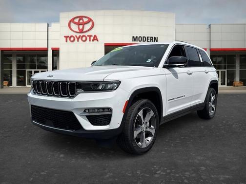 White 2023 Jeep Grand Cherokee Limited