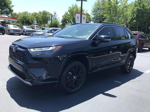 2022 Toyota RAV4 Hybrid SE