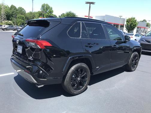 2022 Toyota RAV4 Hybrid SE