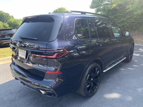 Black 2024 BMW X7 xDrive40i