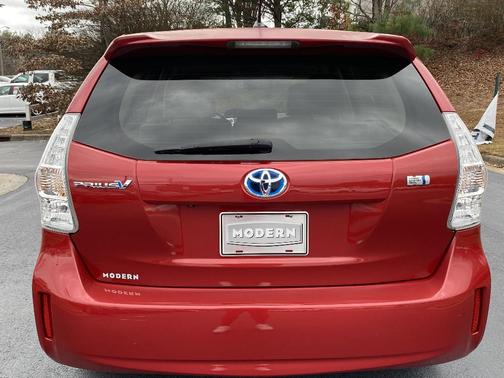 2012 Toyota Prius v Two