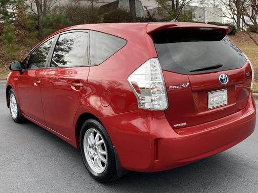 2012 Toyota Prius v Two