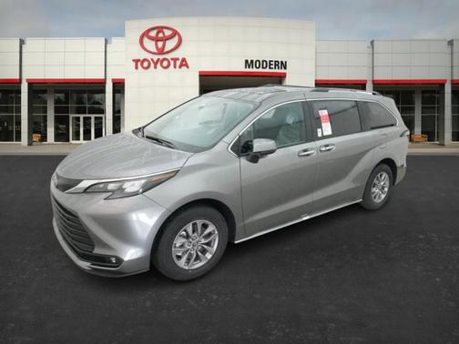 2026 Toyota Sienna XLE 8 Passenger