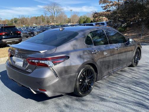 2022 Toyota Camry Hybrid XSE