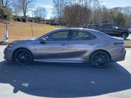 2022 Toyota Camry Hybrid XSE