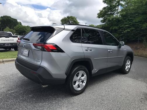 2020 Toyota RAV4 Hybrid XLE