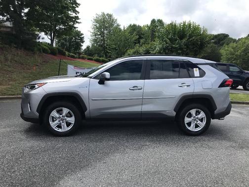 2020 Toyota RAV4 Hybrid XLE