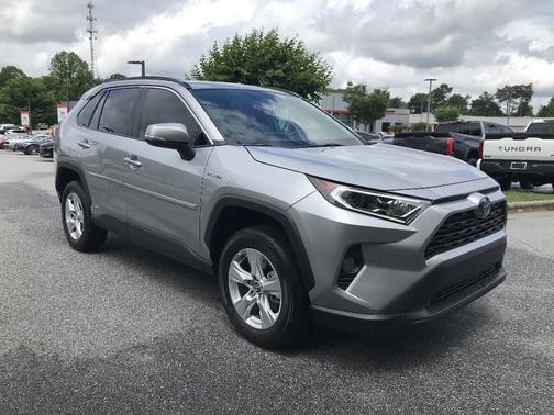 2020 Toyota RAV4 Hybrid XLE