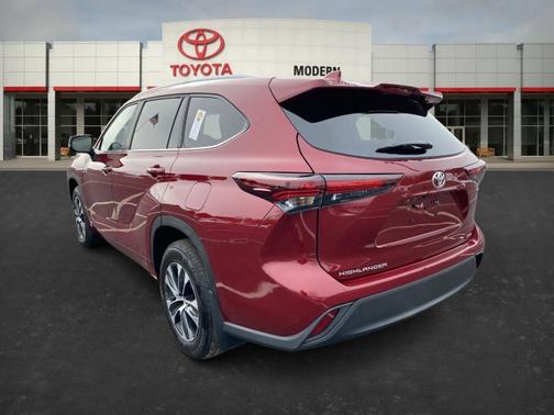 2025 Toyota Highlander Hybrid XLE