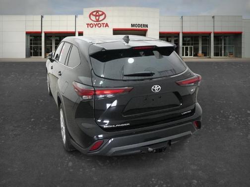 Black 2026 Toyota Highlander Hybrid Limited
