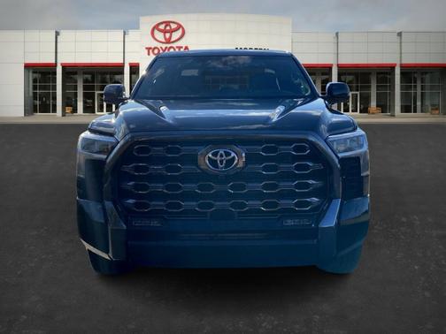 2025 Toyota Tundra Hybrid Platinum