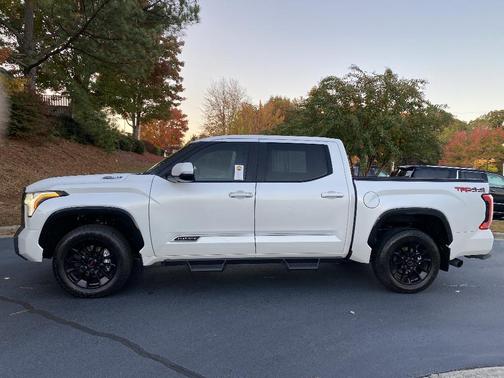 2025 Toyota Tundra Hybrid Platinum