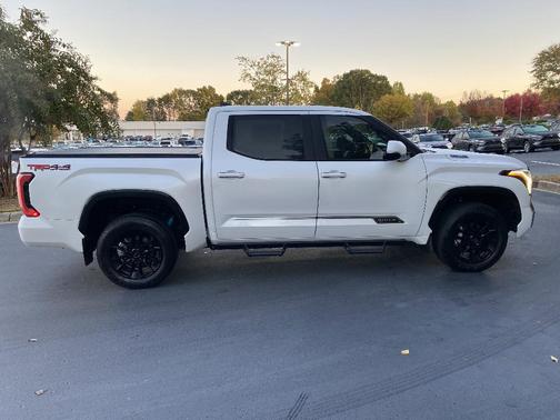 2025 Toyota Tundra Hybrid Platinum
