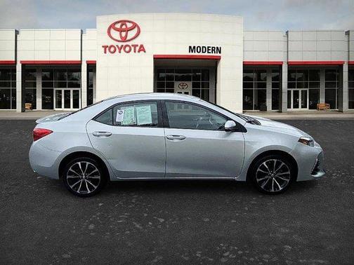 Silver 2018 Toyota Corolla SE