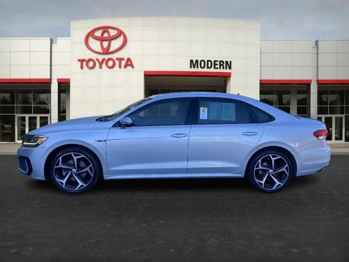2020 Volkswagen Passat 2.0T R-Line