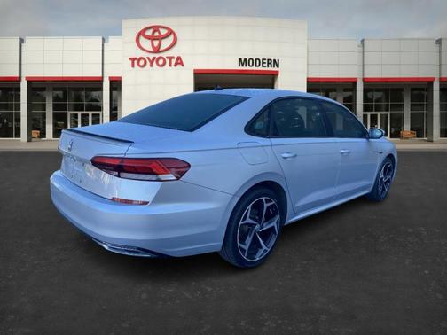 2020 Volkswagen Passat 2.0T R-Line