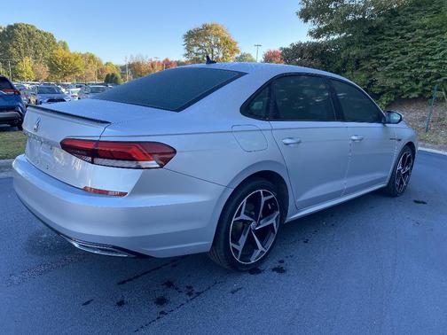 2020 Volkswagen Passat 2.0T R-Line