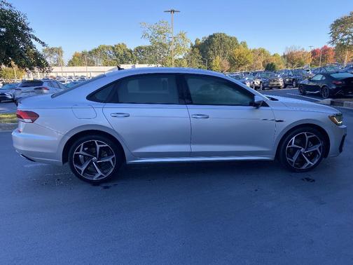 2020 Volkswagen Passat 2.0T R-Line