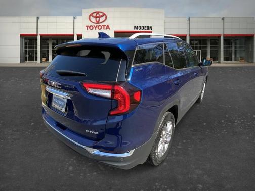 Blue 2022 GMC Terrain SLT