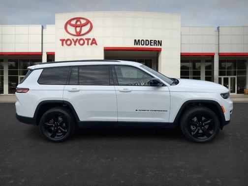 2022 Jeep Grand Cherokee L Laredo