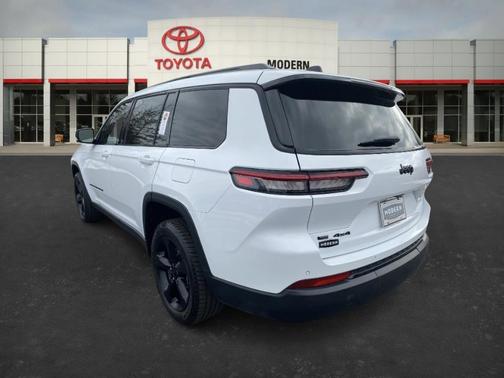 2022 Jeep Grand Cherokee L Laredo