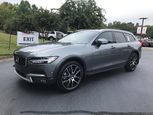 2020 Volvo V90 Cross Country T6