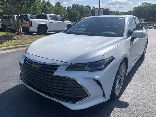White 2019 Toyota Avalon Limited