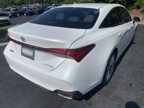 White 2019 Toyota Avalon Limited