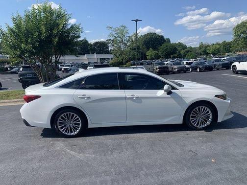 White 2019 Toyota Avalon Limited