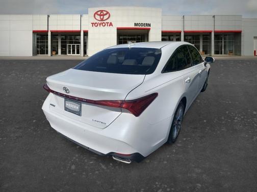 White 2019 Toyota Avalon Limited