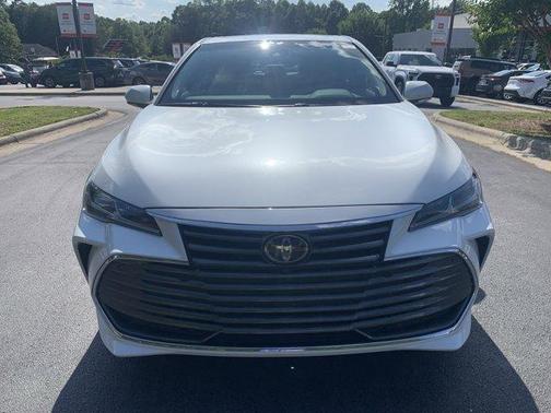 White 2019 Toyota Avalon Limited