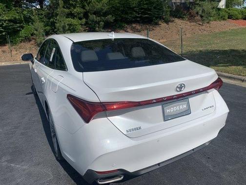 White 2019 Toyota Avalon Limited