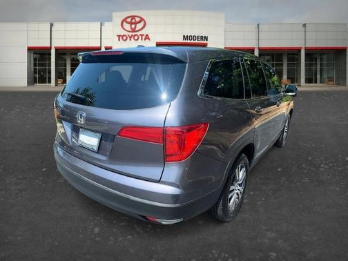 Gray 2017 Honda Pilot EX-L