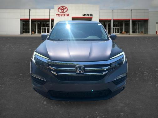 Gray 2017 Honda Pilot EX-L