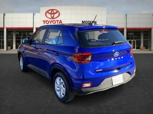 2023 Hyundai VENUE SE