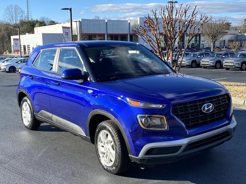 2023 Hyundai VENUE SE