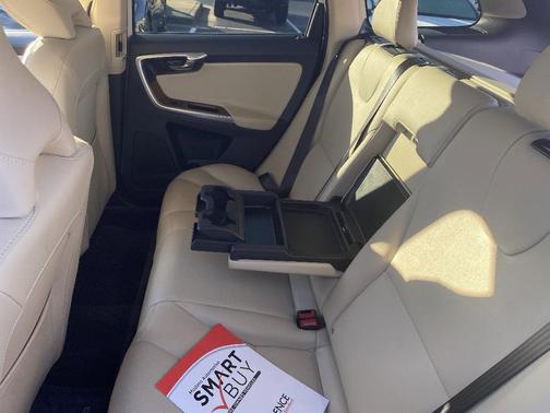 2016 Volvo XC60 T5 Drive-E Premier