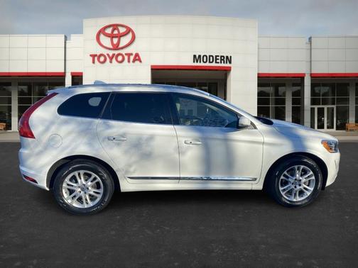 2016 Volvo XC60 T5 Drive-E Premier