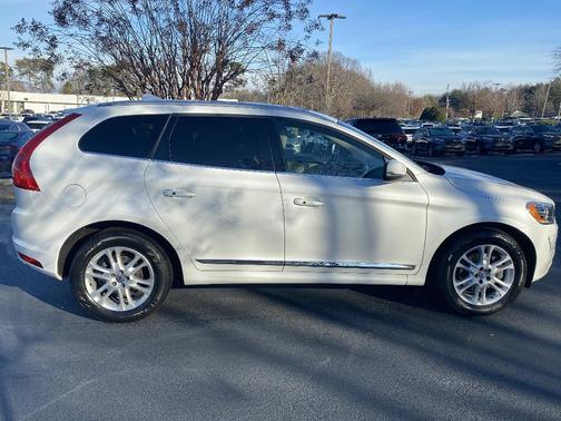 2016 Volvo XC60 T5 Drive-E Premier