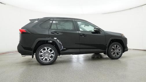 2025 Toyota RAV4 Hybrid XLE Premium