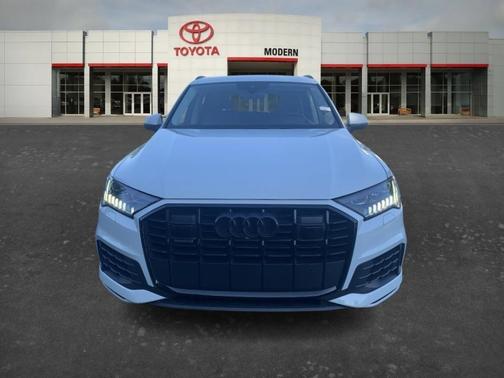 Glacier White Metallic 2022 Audi Q7 55 Prestige