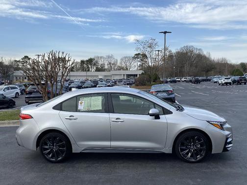 2025 Toyota Corolla Hybrid SE