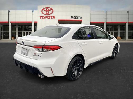2024 Toyota Corolla Hybrid SE