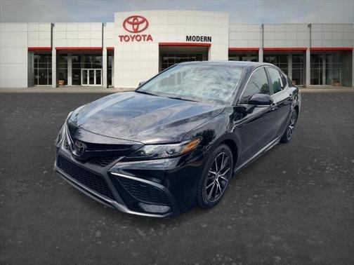 Black 2024 Toyota Camry SE