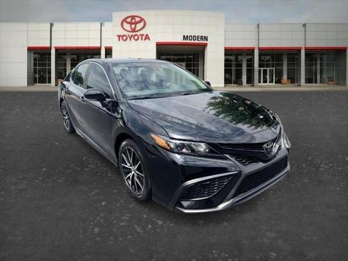 Black 2024 Toyota Camry SE